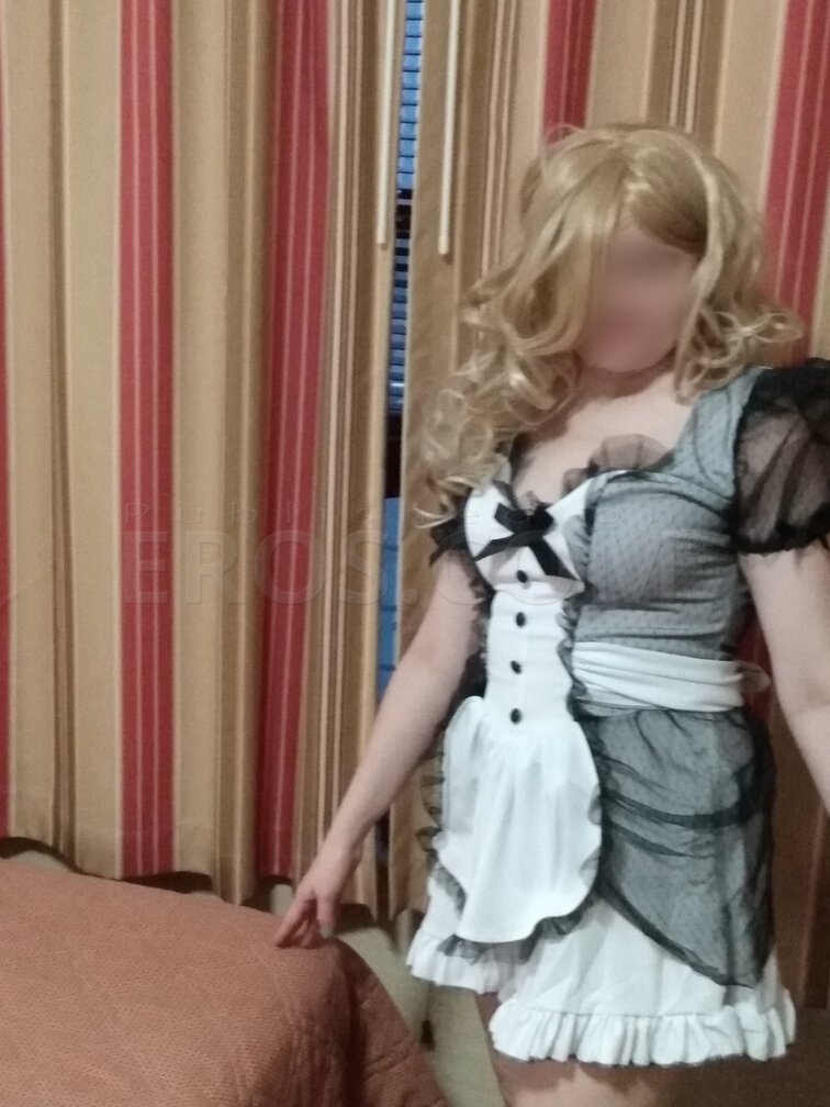 Ivanna Fetishes and Dinner Dates, photo 4 of 11