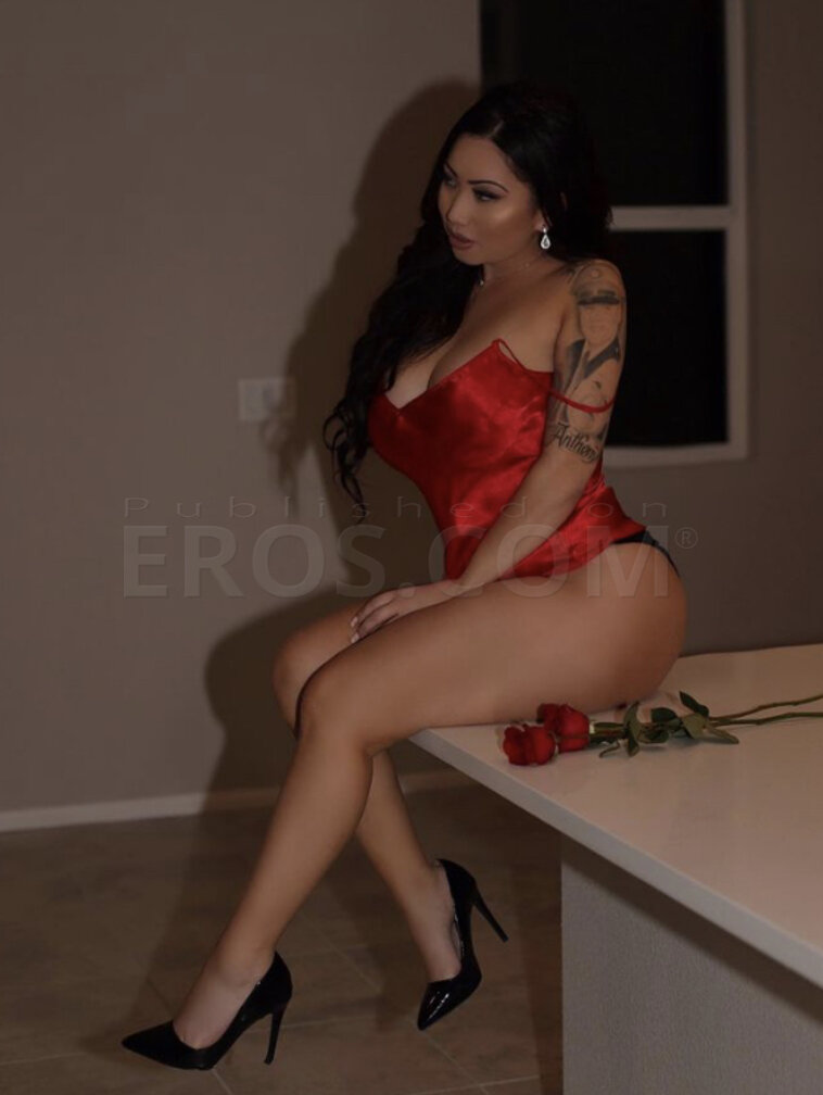 Mily, photo 5 of 20