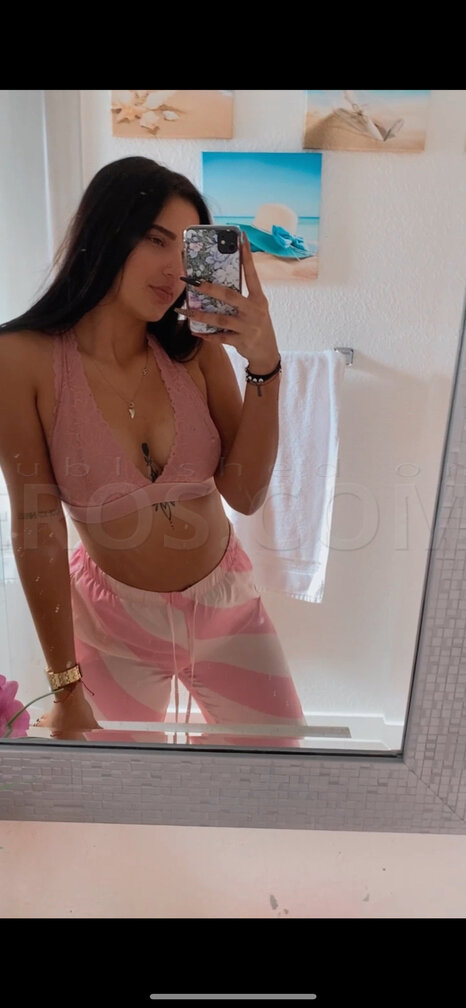 Niki, photo 5 of 10