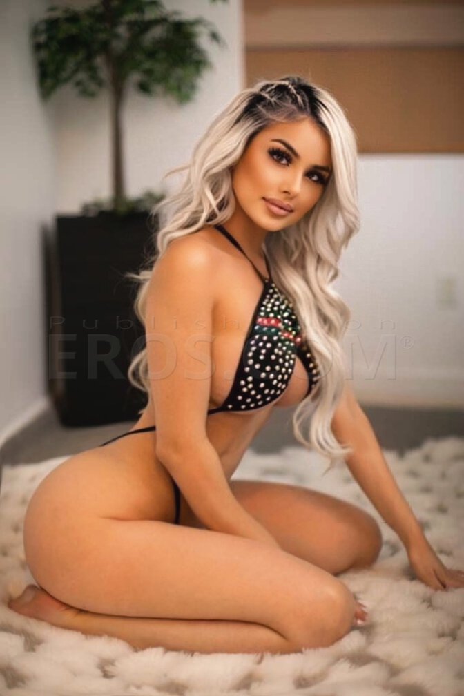 Arielle, photo 1 of 8