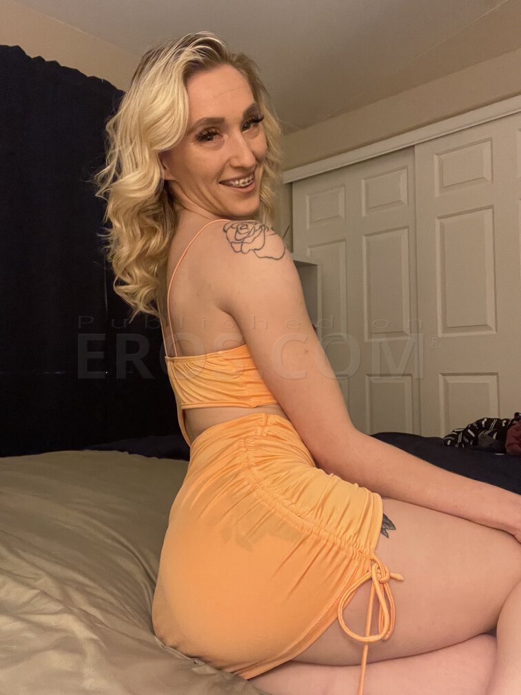 Victoria Gracen, photo 1 of 7