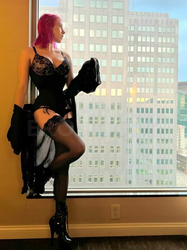 Evelyn Grey