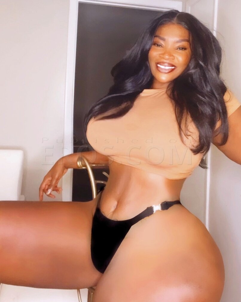 Anisa, photo 3 of 20