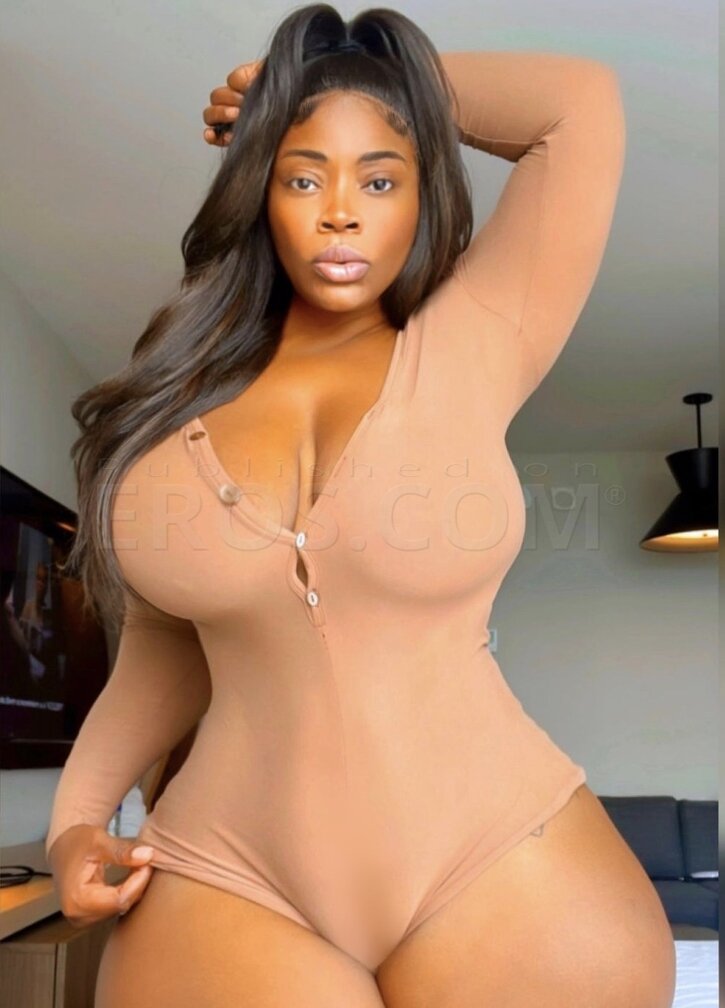 Anisa, photo 4 of 20