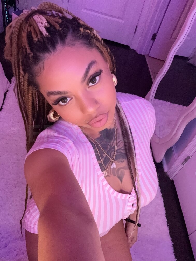 Mariaa Skyy, photo 3 of 11