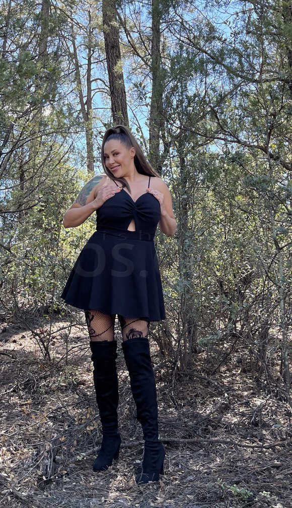 Brittney Banks, photo 5 of 7