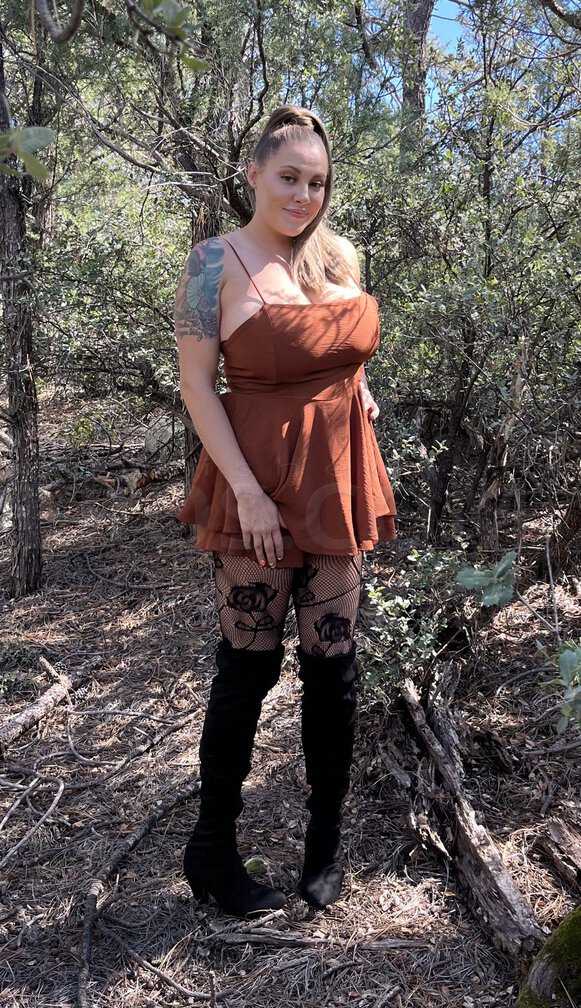 Brittney Banks, photo 4 of 7