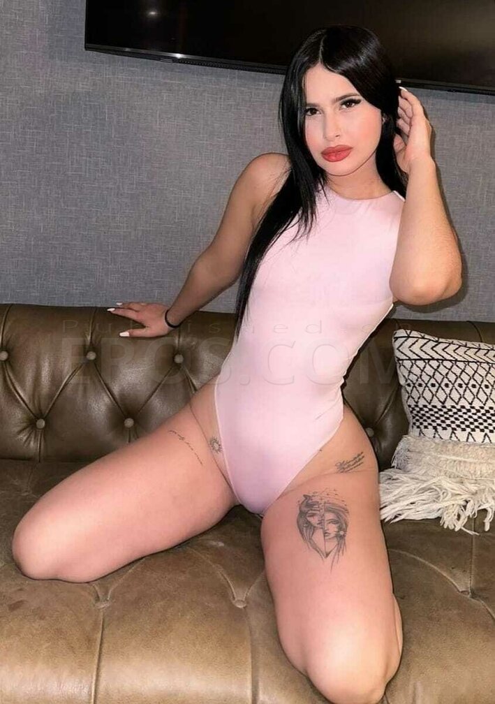 Mia, photo 4 of 15