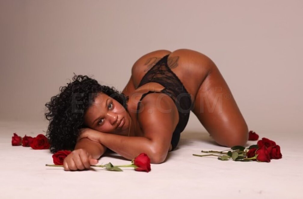 Tati, photo 2 of 5
