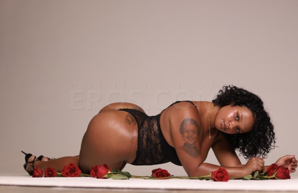 Tati, photo 5 of 5