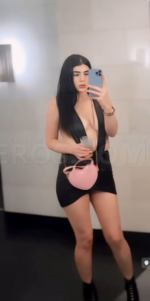 Italian Bombshell, photo 5 of 5
