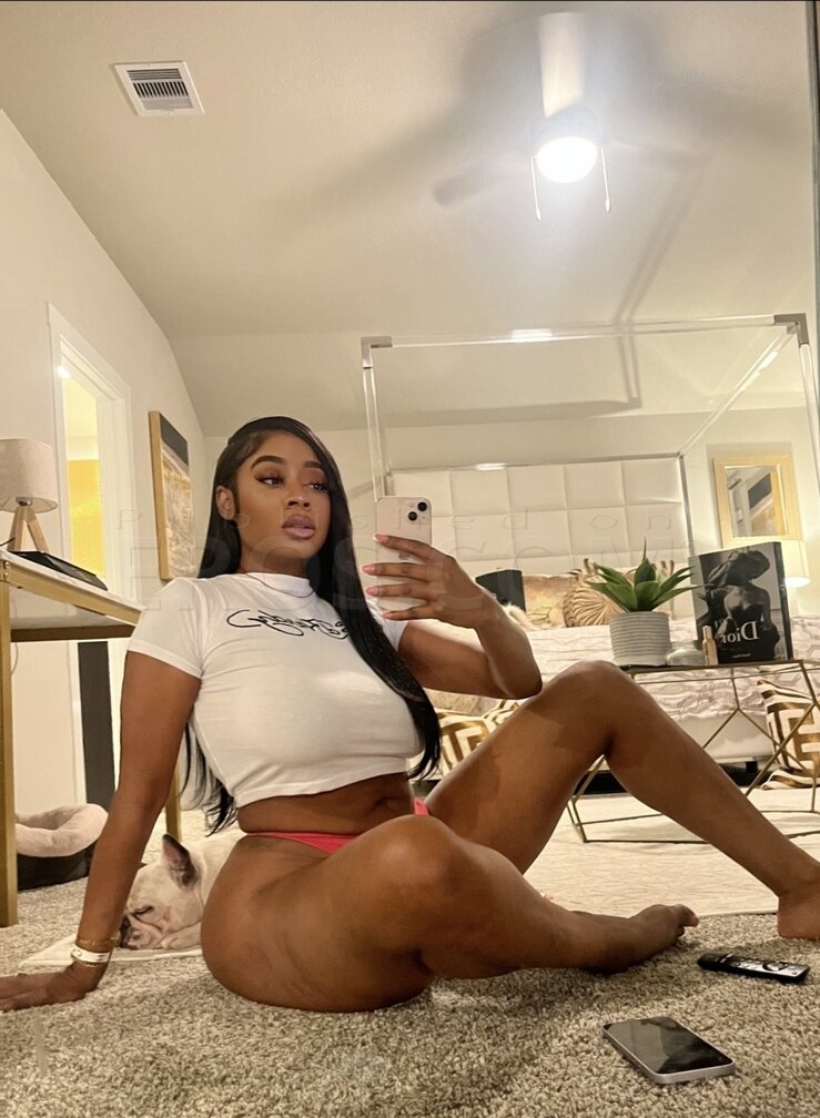 KimmyLuxx, photo 2 of 4
