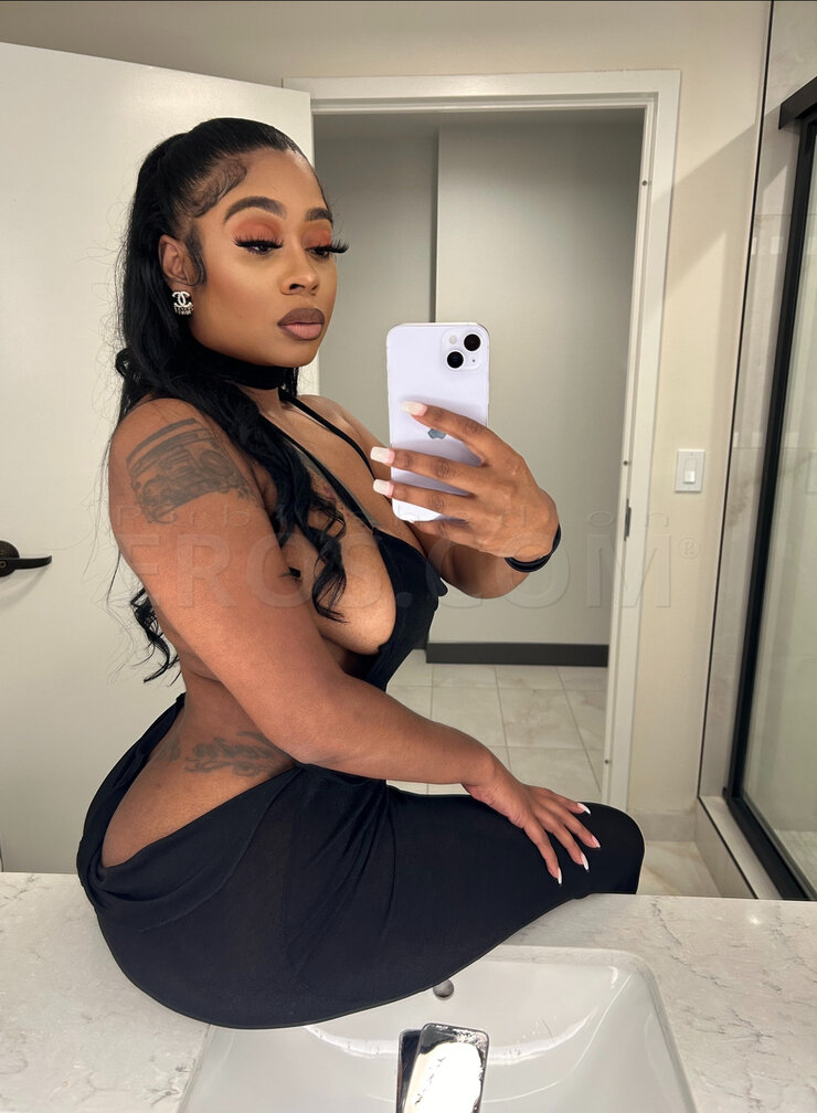 KimmyLuxx, photo 4 of 4