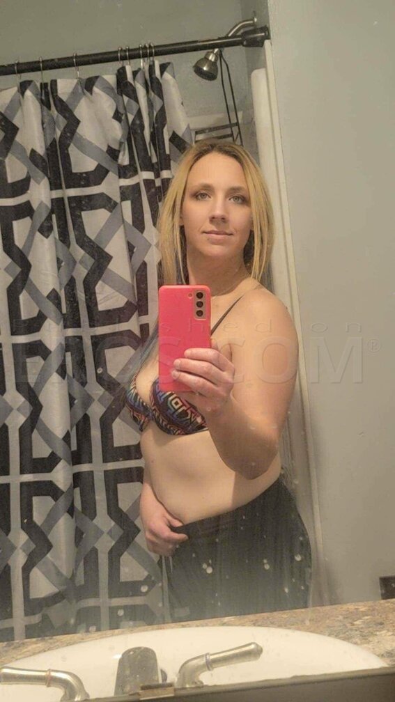 Chelsea, photo 2 of 3