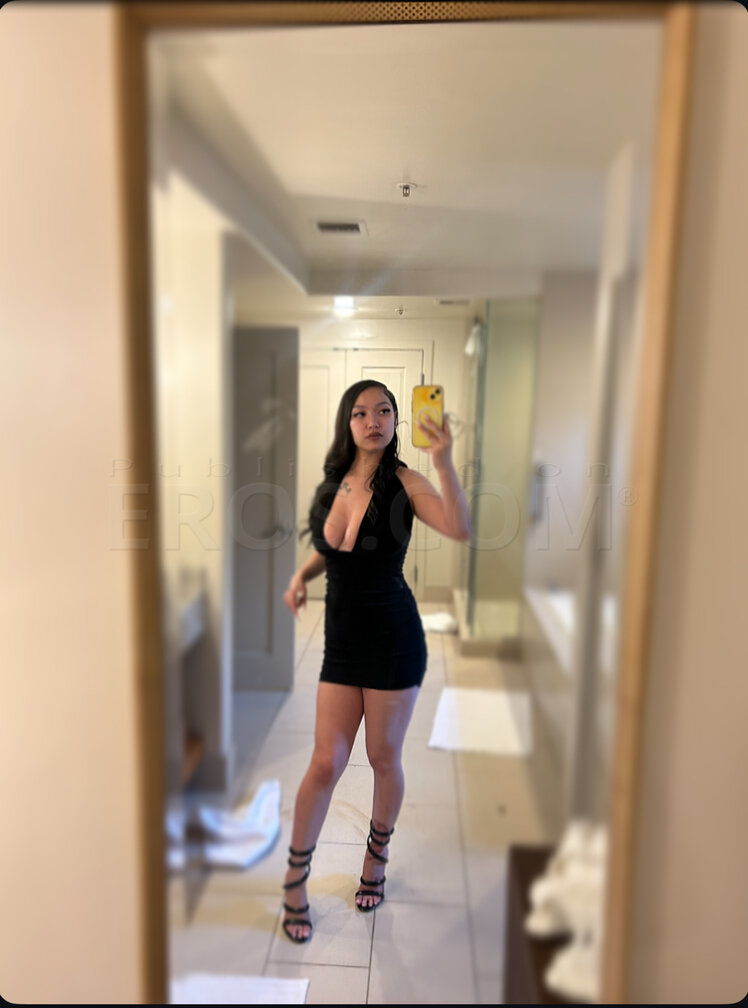 Divina, photo 3 of 4