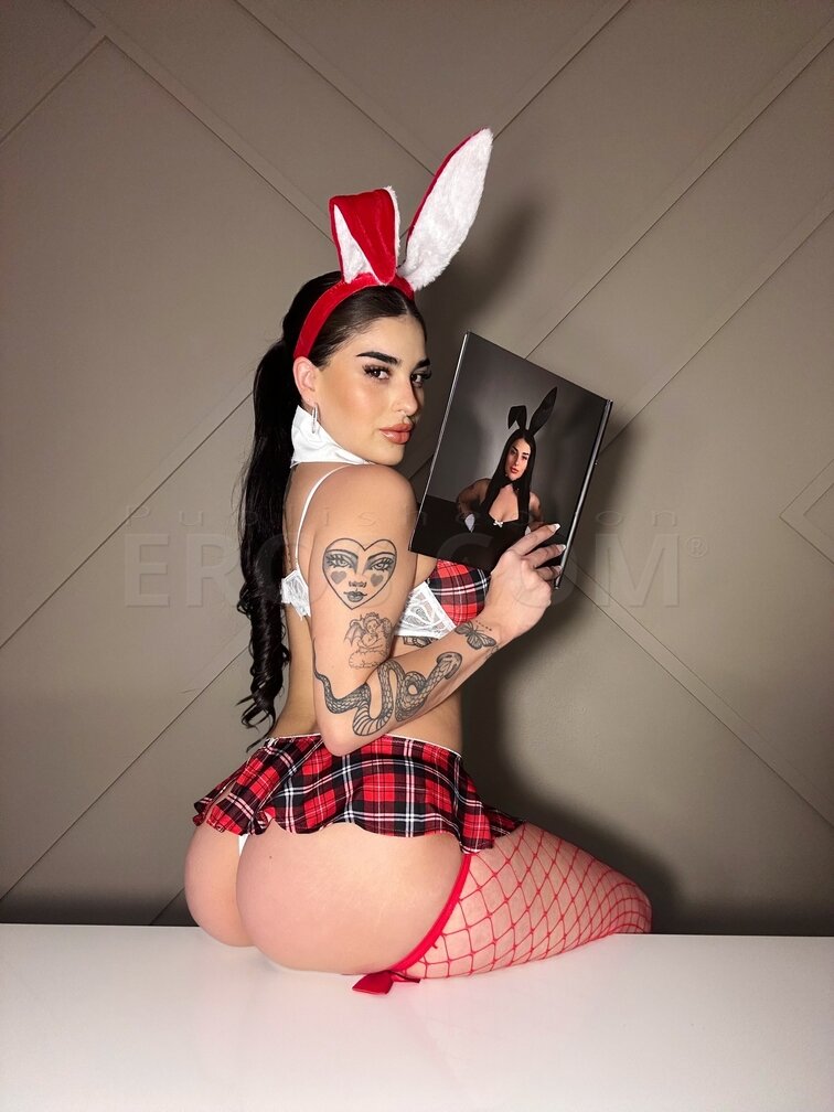 Vivacious Veronica, photo 3 of 6