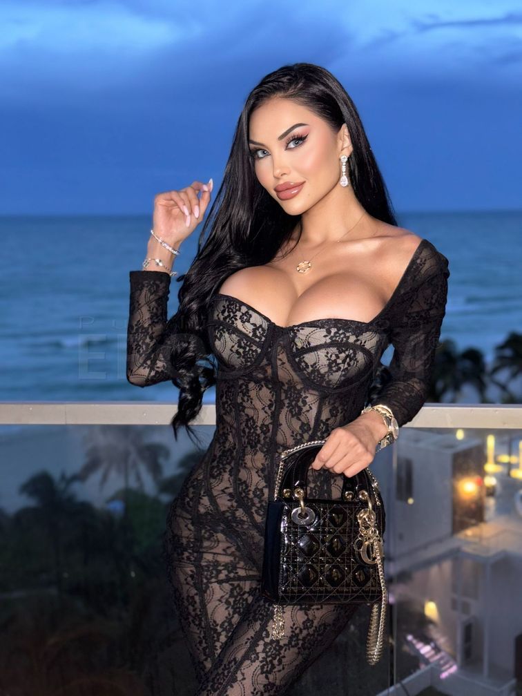 VIP Angelina, photo 4 of 7
