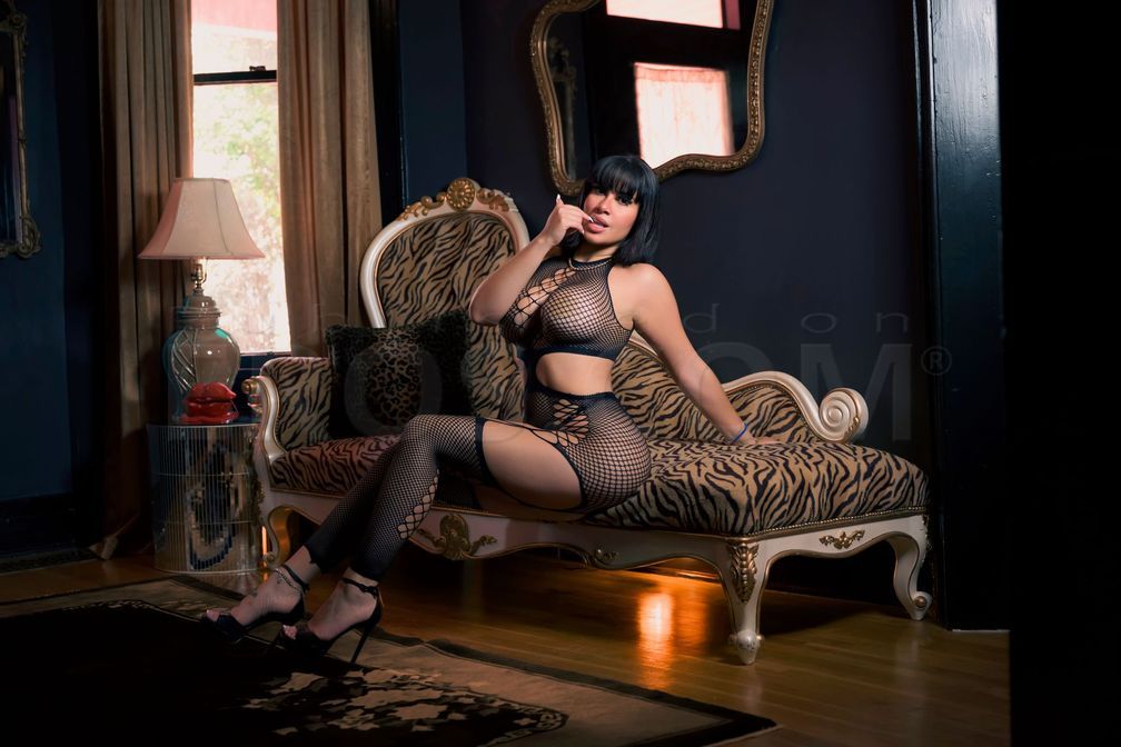 Carmen K, photo 4 of 8