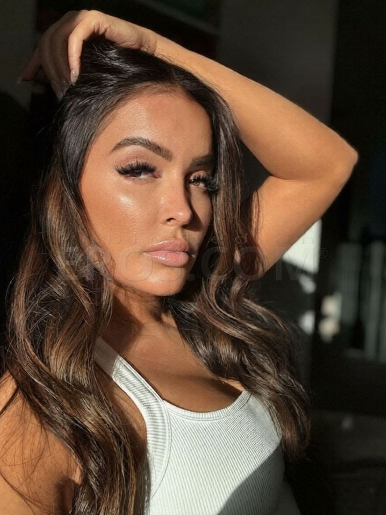 Leilani, photo 2 of 6