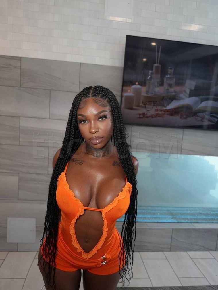 Ebony Porn Star Russian, photo 3 of 8