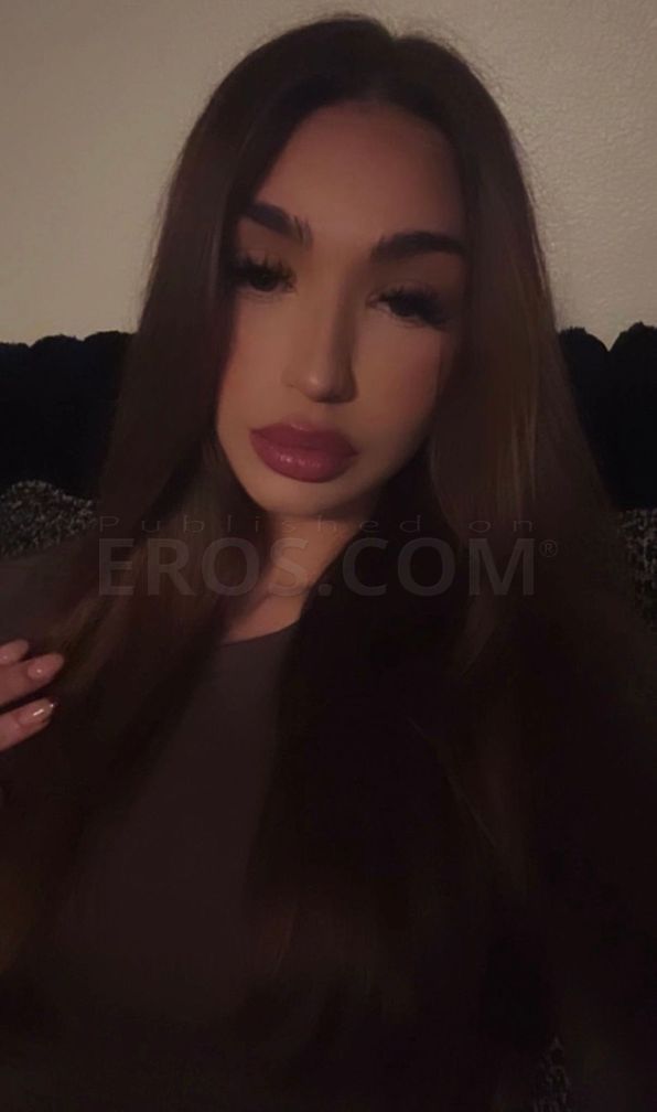 Hailey Jade, photo 3 of 4