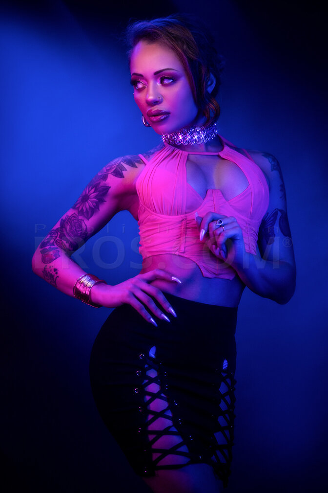 famous pornstar Holly Hendrix, photo 5 of 8