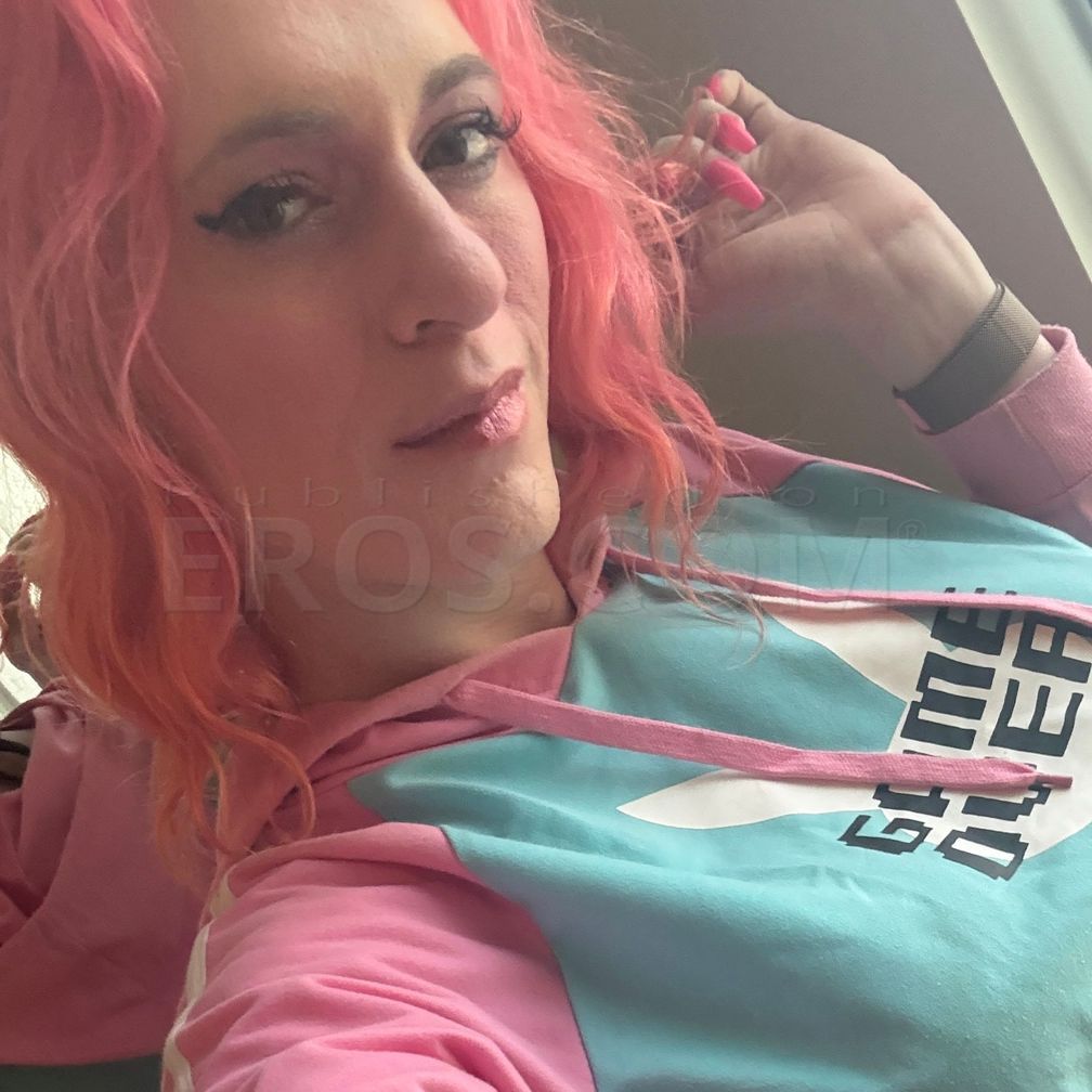 Quinn, Trans Companion, photo 1 of 10