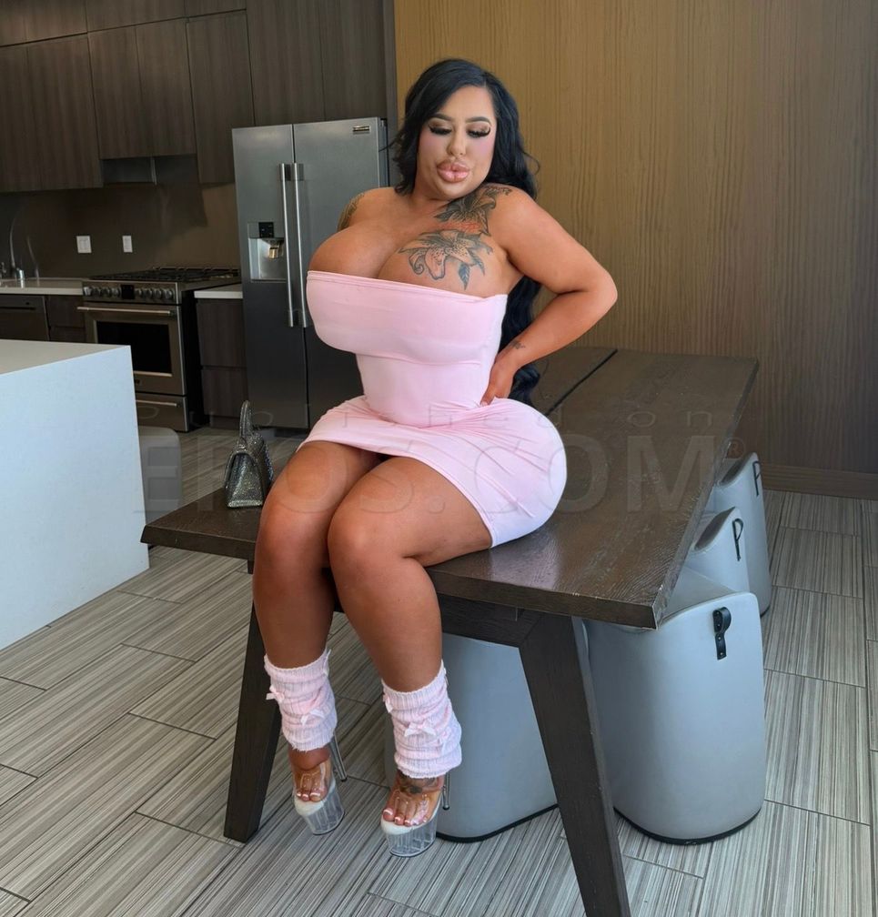 Brandi Bae, photo 2 of 25