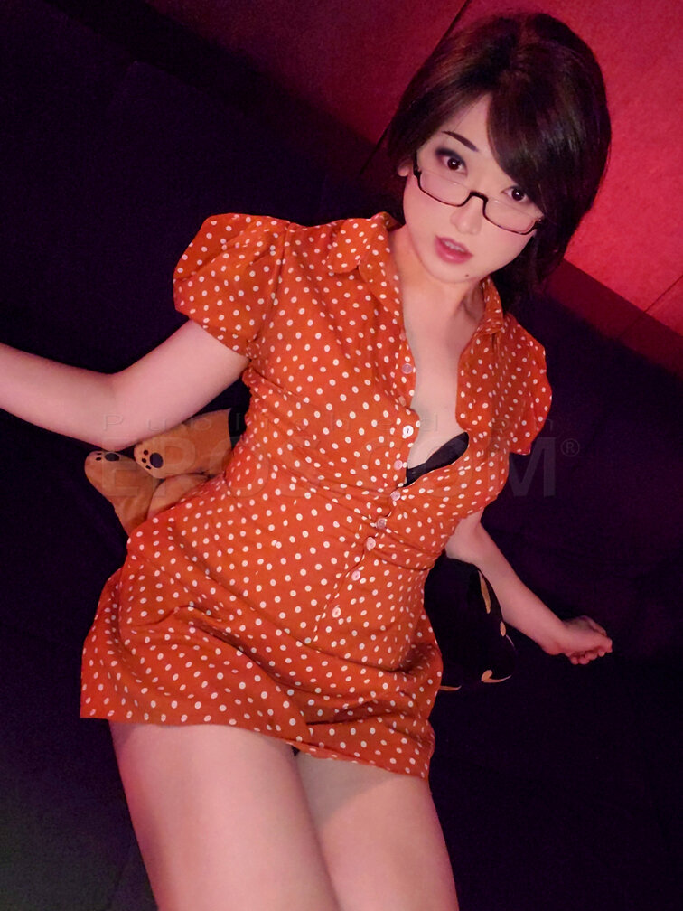 Asian Alison, photo 2 of 8