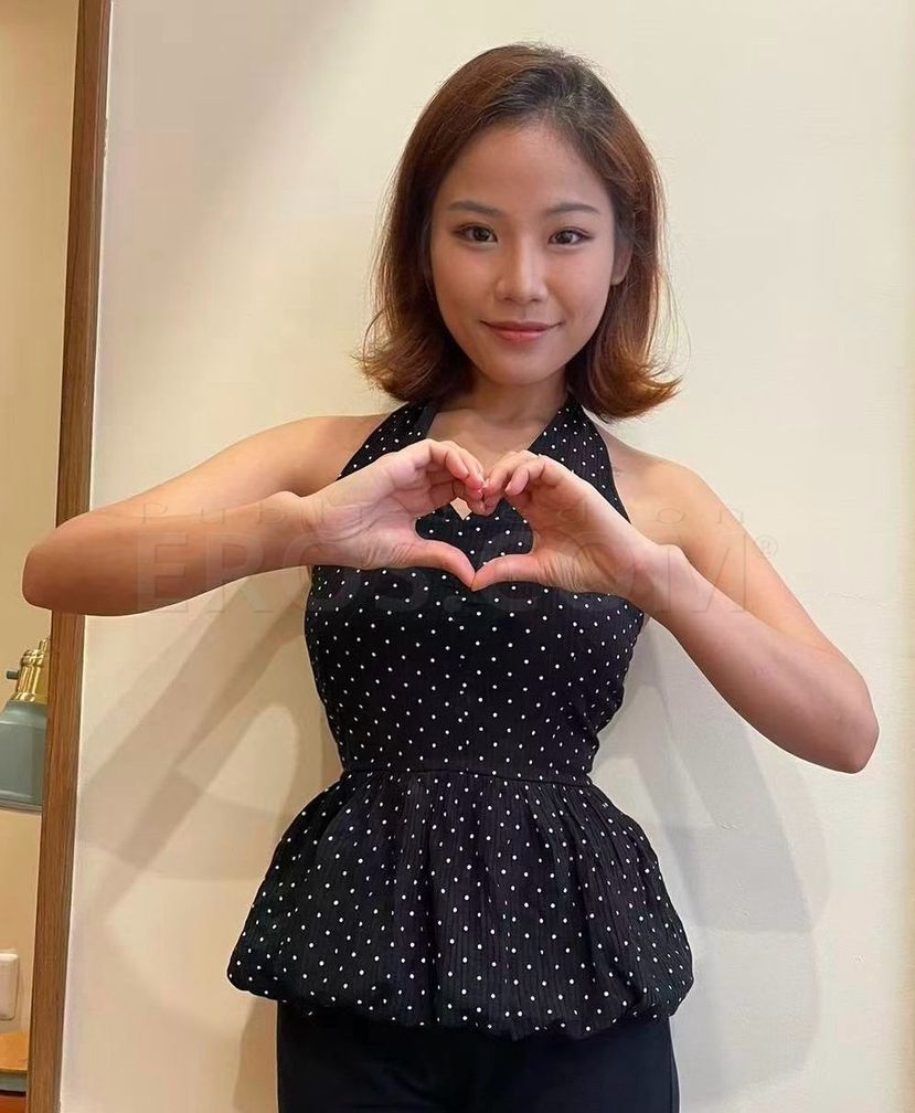 Cute Marry, photo 2 of 8
